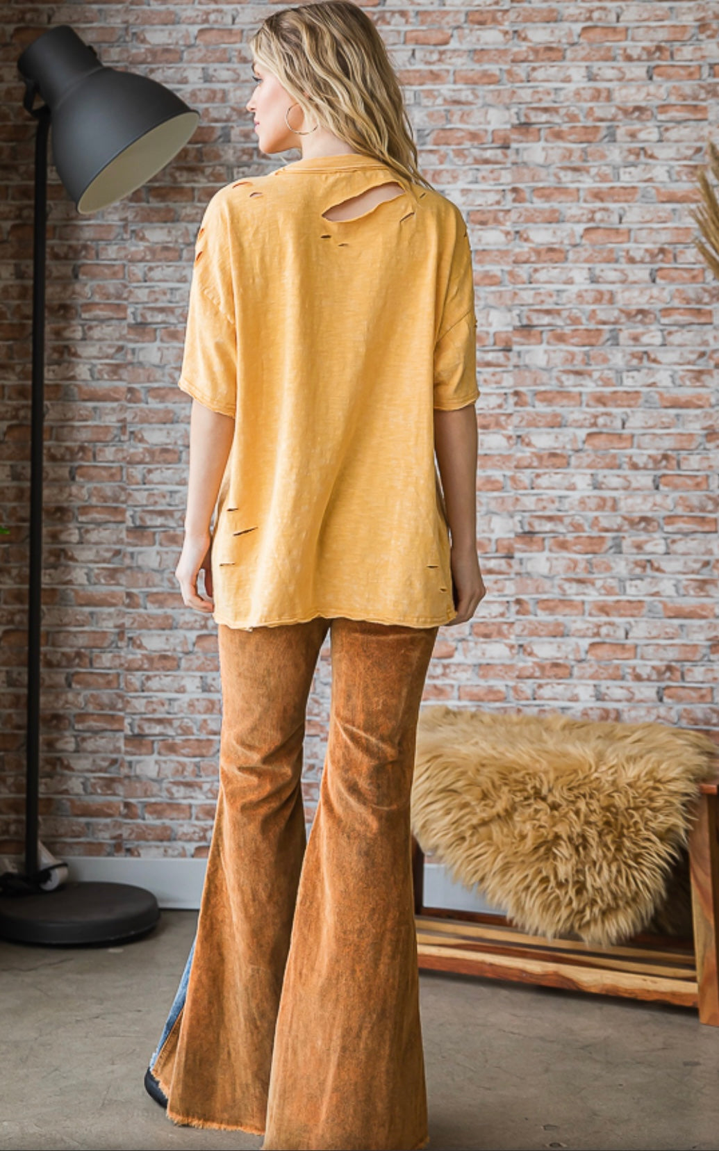 WASHED STAR PATCHED SHORT SLEEVE TOP - Yellow