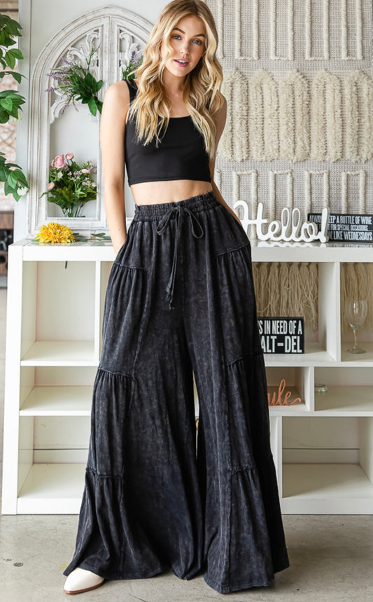 MINERAL WASHED TIERED WIDE LEG PANTS - Black