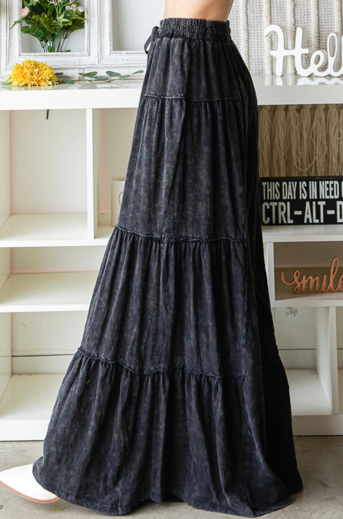 MINERAL WASHED TIERED WIDE LEG PANTS - Black